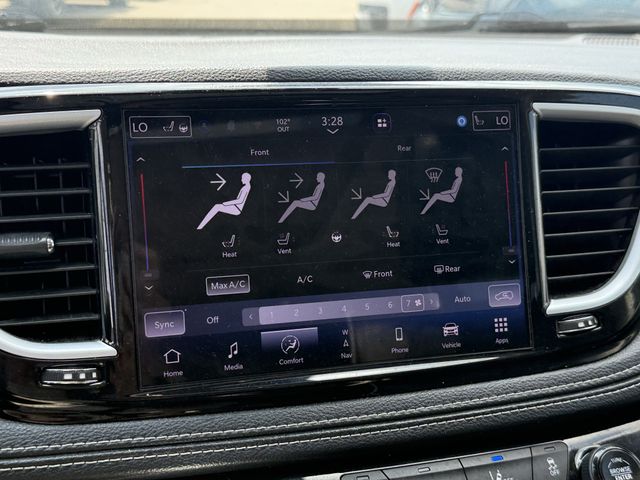 2023 Chrysler Pacifica Limited Gray at Durrett Motor Company