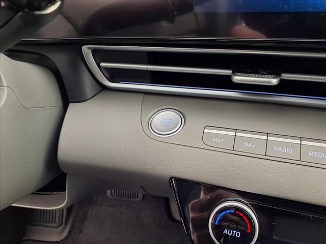 2025 Hyundai Elantra SEL Convenience photo