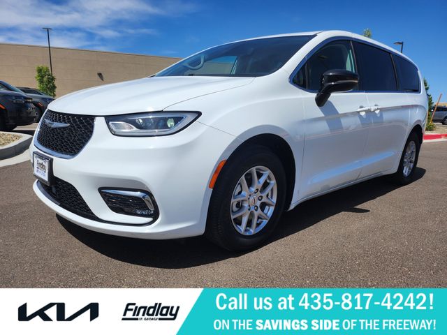 Bright White Clearcoat 2024 Chrysler Pacifica Minivan Front-Wheel Drive 9-Speed Automatic