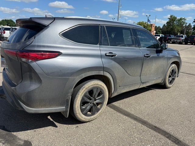 2021 Gray Toyota Highlander XLE AWD SUV