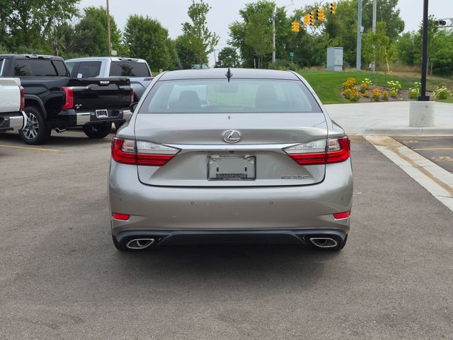 2018 Lexus ES - Image 4
