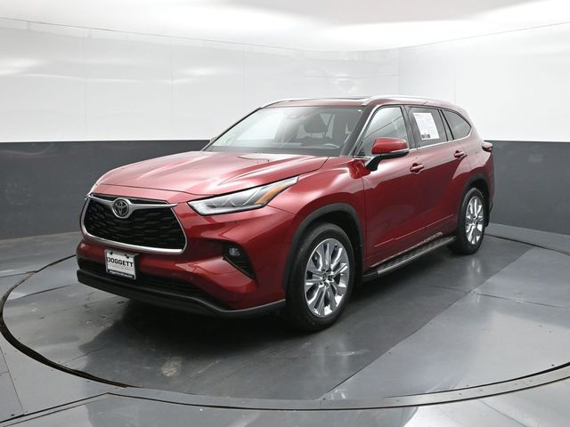 Used 2023 Toyota Highlander SUV
