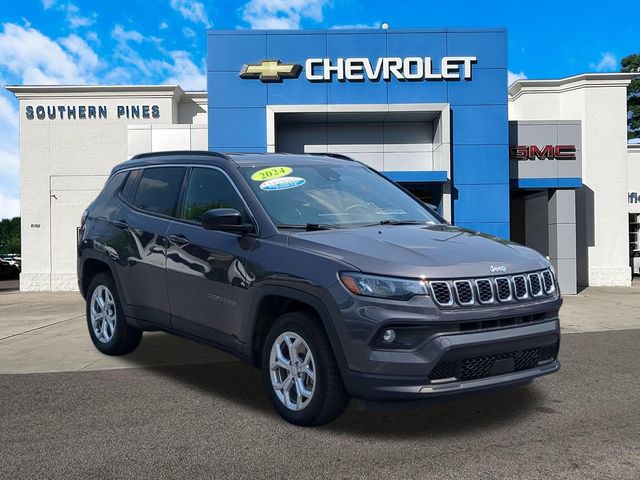 Baltic Gray Metallic Clearcoat 2024 Jeep Compass Latitude 4WD SUV / Crossover Four-Wheel Drive 8-Speed Automatic