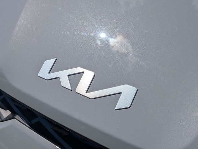2024 Kia K5 - Image 9