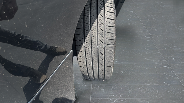 Used 2015 Black Clearcoat Jeep Latitude image 27