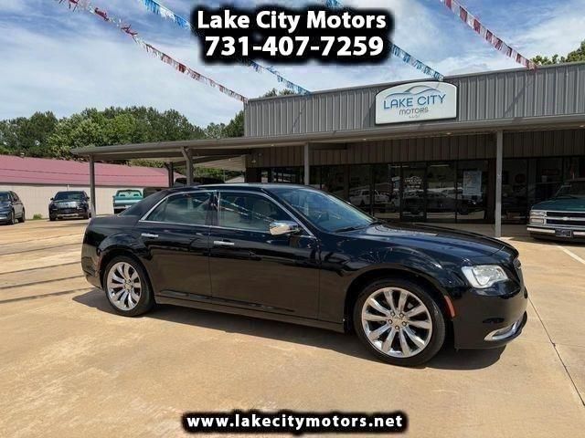 Gloss Black 2018 Chrysler 300 Sedan Rear-Wheel Drive 8-Speed Automatic