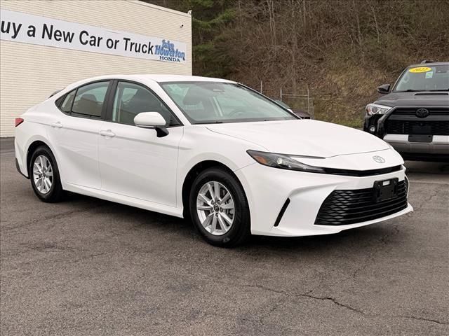 2026 Toyota Camry LE FWD