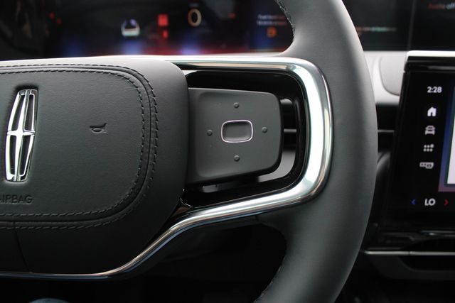 New 2026 White Lincoln Reserve image 14