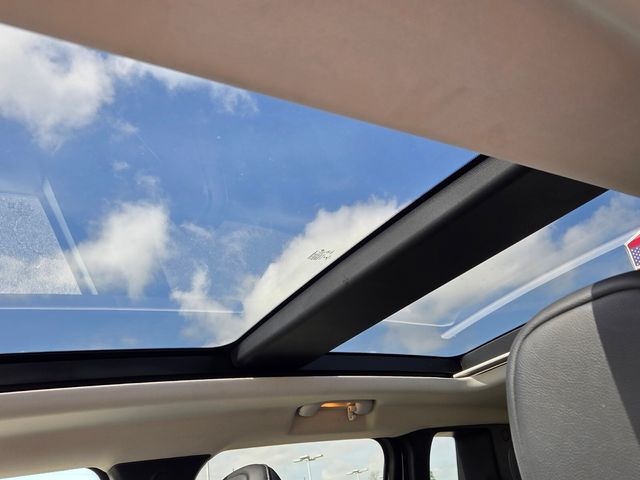 Used 2018 Silver Jeep Limited image 18