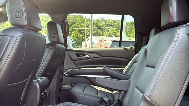 Used 2025 Chevrolet Traverse SUV