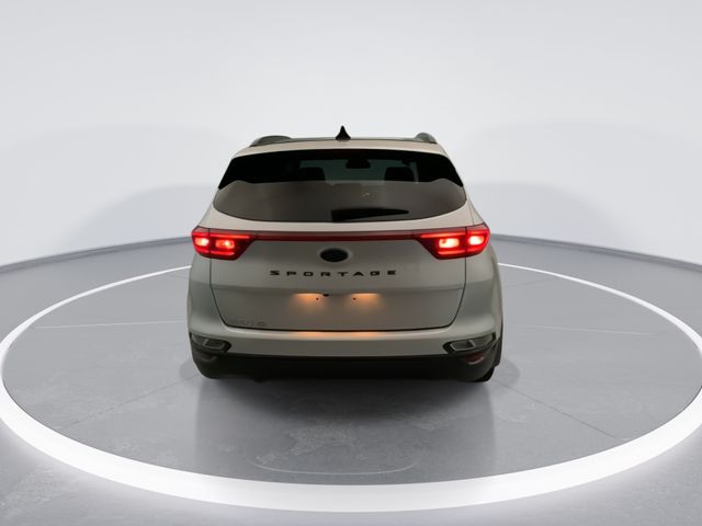 Used 2022 Silver Kia Nightfall image 5