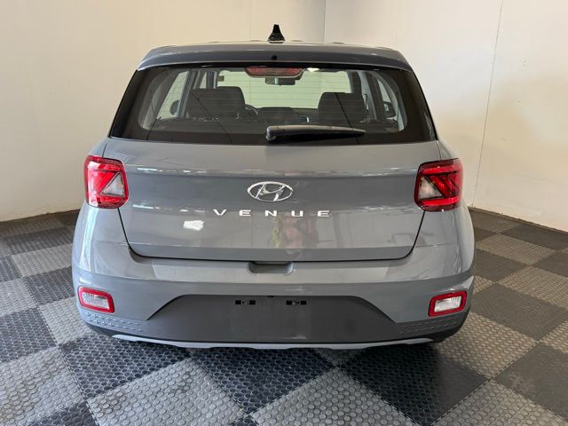 2022 Hyundai Venue SE photo