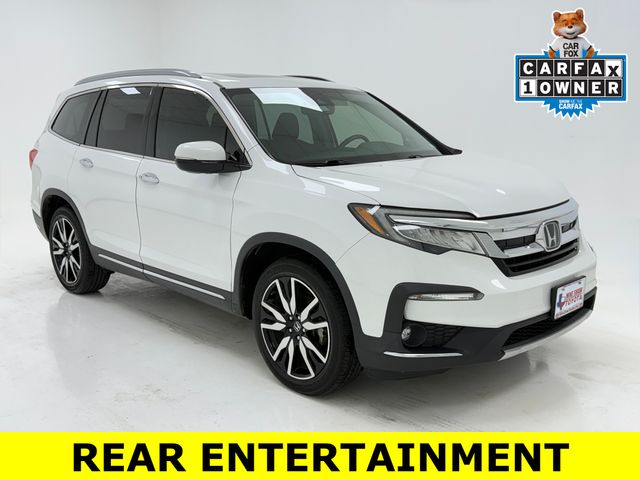 2022 Honda Pilot Touring FWD with Rear Captain's Chairs