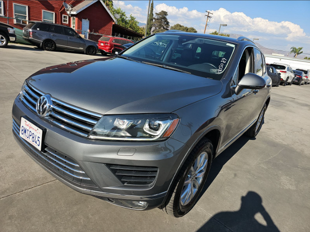 Gray Metallic 2016 Volkswagen Touareg SUV / Crossover 8-Speed Automatic