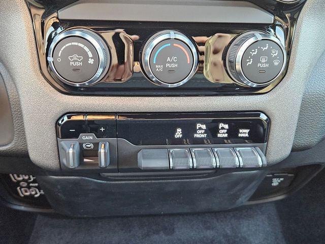 2026 Ram 1500 Warlock Crew Cab 4x4 5'7" Box