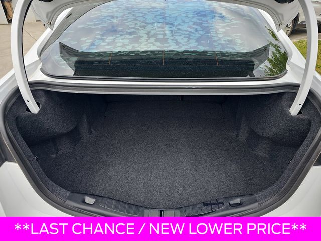 Used 2020 White Ford SE image 12