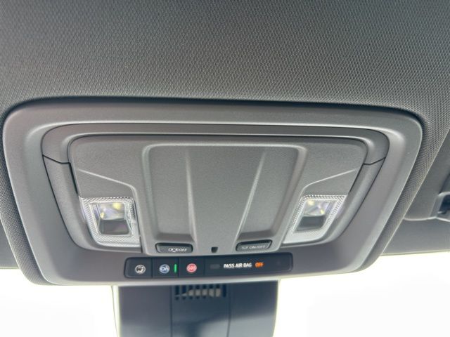 2025 Chevrolet Silverado 1500 LT photo