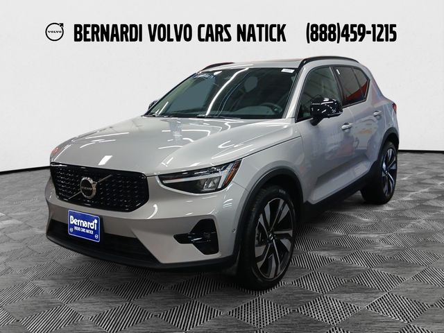 2023 Volvo XC40 B5 Plus Dark Theme AWD