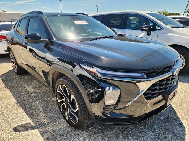 Mosaic Black Metallic 2025 Chevrolet Trax RS with 2RS FWD SUV / Crossover Front-Wheel Drive 6-Speed Automatic