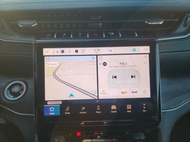 View vehicle photo 4