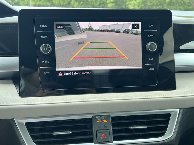 Used 2025  Volkswagen 1.5T SE image 18