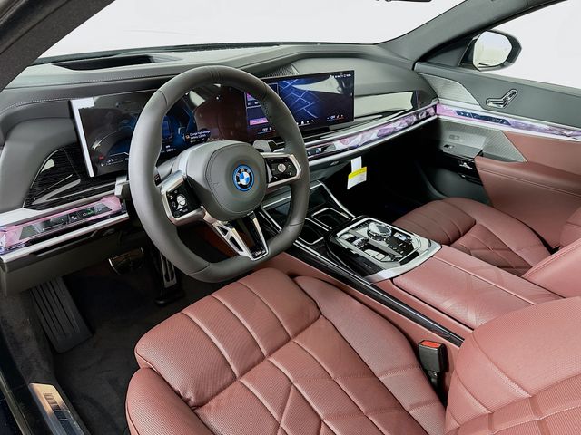 2025 BMW 7 Series 750e xDrive 9