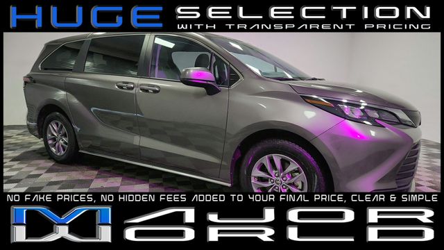 2024 Toyota Sienna LE FWD