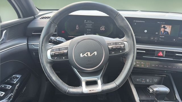 Used 2025 White Kia GT-Line image 19