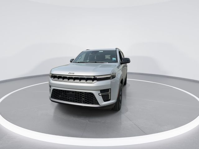 New 2026 Silver-Zynith Exterior Paint Jeep Limited Altitude image 3