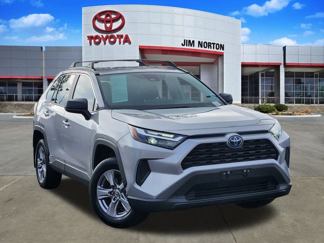 2024 Toyota RAV4 LE's photo