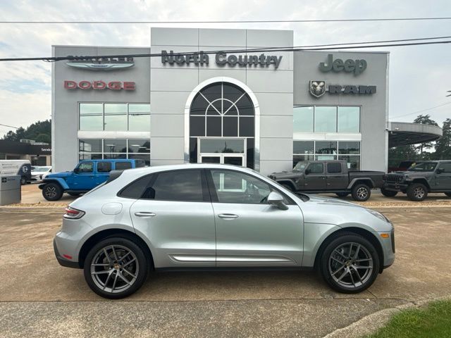  2025 Porsche Macan AWD   