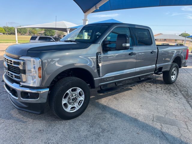 2025 Ford F-250 Super Duty XLT Crew Cab 4WD