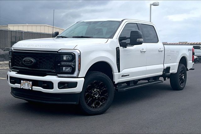 Star White Metallic TC 2025 Ford F-350 Super Duty Lariat Crew Cab 4WD Pickup Truck Four-Wheel Drive Automatic