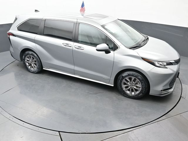 2021 Toyota Sienna XLE 50