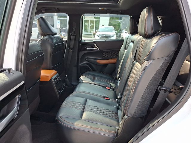 2022 Mitsubishi Outlander SEL - 10