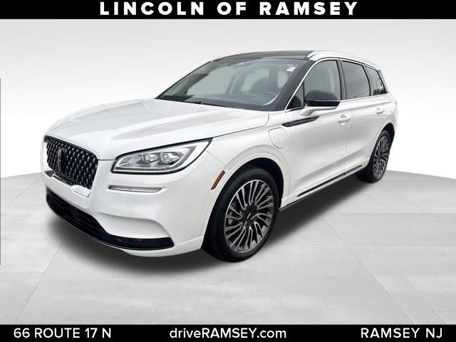 White Metallic 2022 Lincoln Corsair Grand Touring AWD SUV / Crossover All-Wheel Drive Continuously Variable Transmission