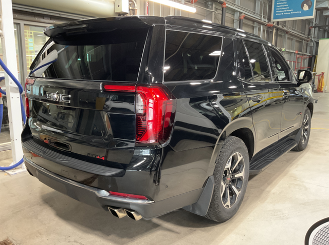 2025 Onyx Black GMC Yukon AT4 4X4 SUV