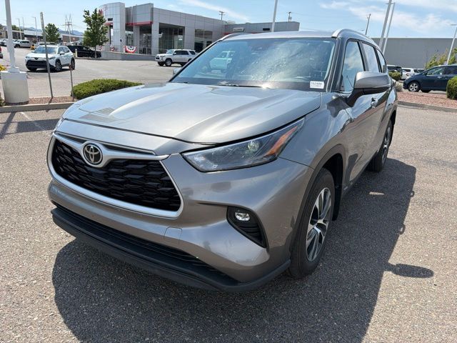 Gray 2026 Toyota Highlander Hybrid SUV / Crossover All-Wheel Drive Continuously Variable Transmission