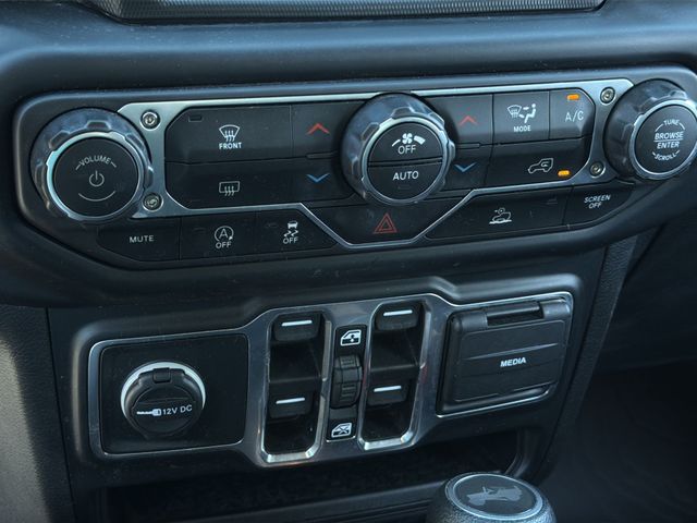 Used 2023 Silver Jeep Sport S image 26