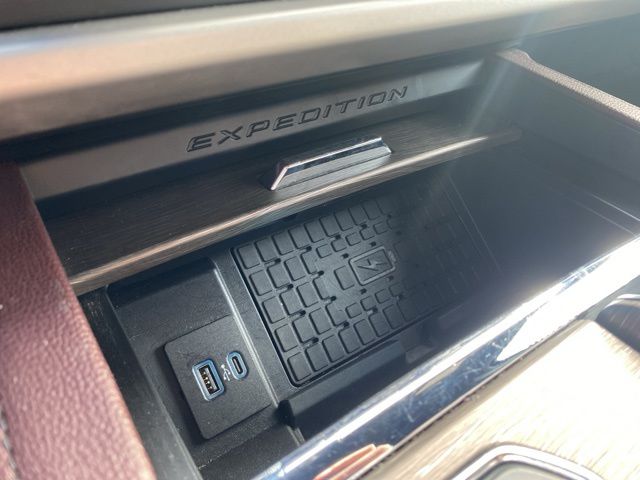 2023 Ford Expedition Max Limited photo
