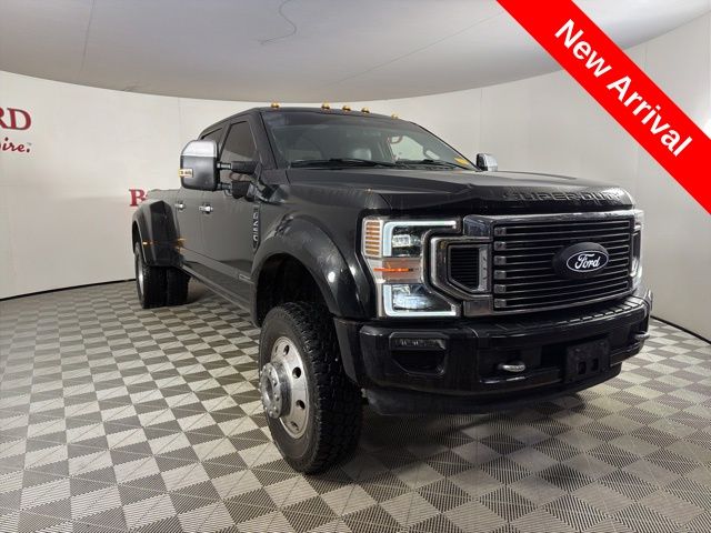 Black Metallic 2021 Ford F-450 Super Duty Platinum Crew Cab LB DRW 4WD Pickup Truck Four-Wheel Drive Automatic