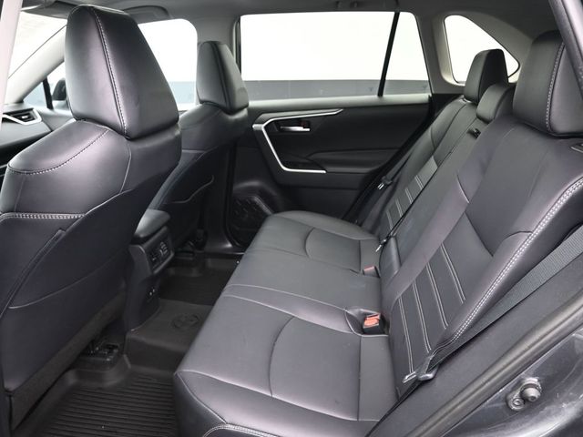 2019 Toyota RAV4 XLE Premium 30