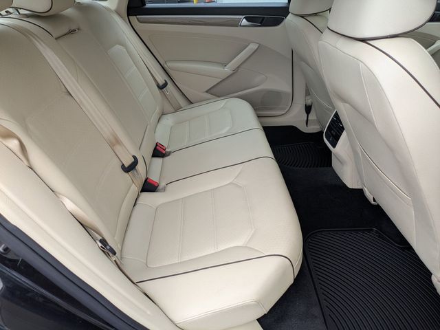 Used 2018 Volkswagen Passat 2.0T SE 4D Sedan