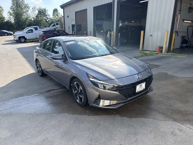 Fluid Metal 2022 Hyundai Elantra Hybrid Sedan Front-Wheel Drive 6-Speed Dual Clutch