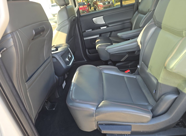Used 2025 Ford Expedition SUV