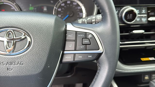Used 2024 Toyota Highlander Hybrid SUV