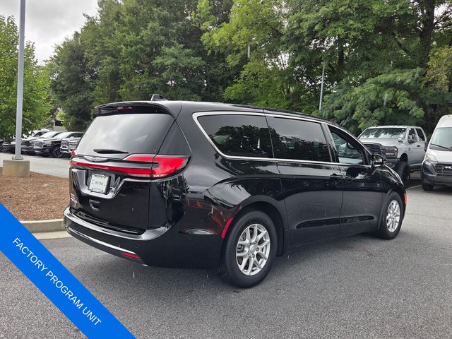 Used 2025 Chrysler Pacifica Van