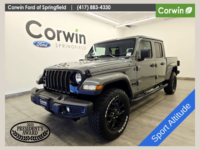 Sting-Gray Clearcoat 2022 Jeep Gladiator Pickup Truck Four-Wheel Drive 8-Speed Automatic