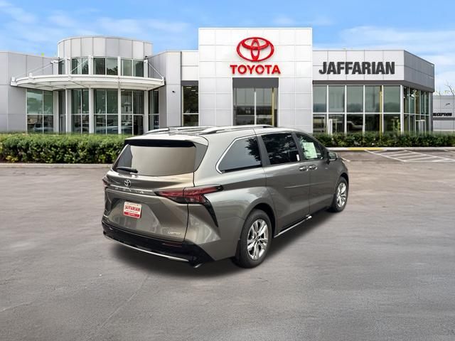 New 2026 Toyota Sienna Van