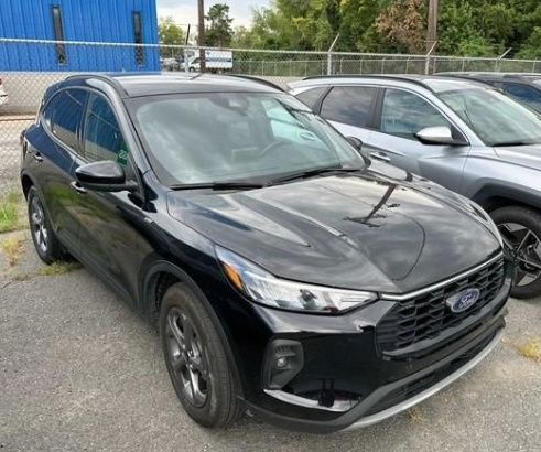 Black Metallic 2025 Ford Escape SUV / Crossover All-Wheel Drive 8-Speed Automatic